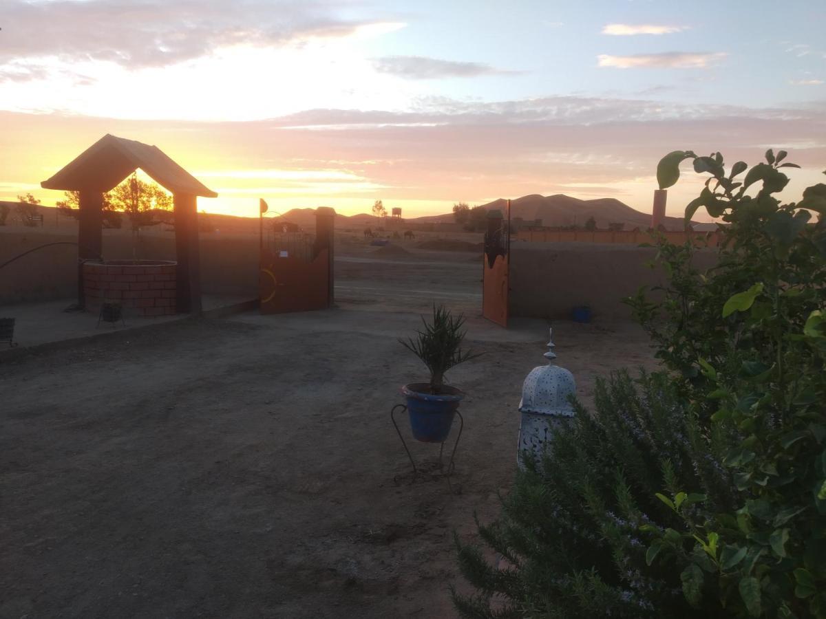Maison Riad Tamarighte Merzouga Bagian luar foto
