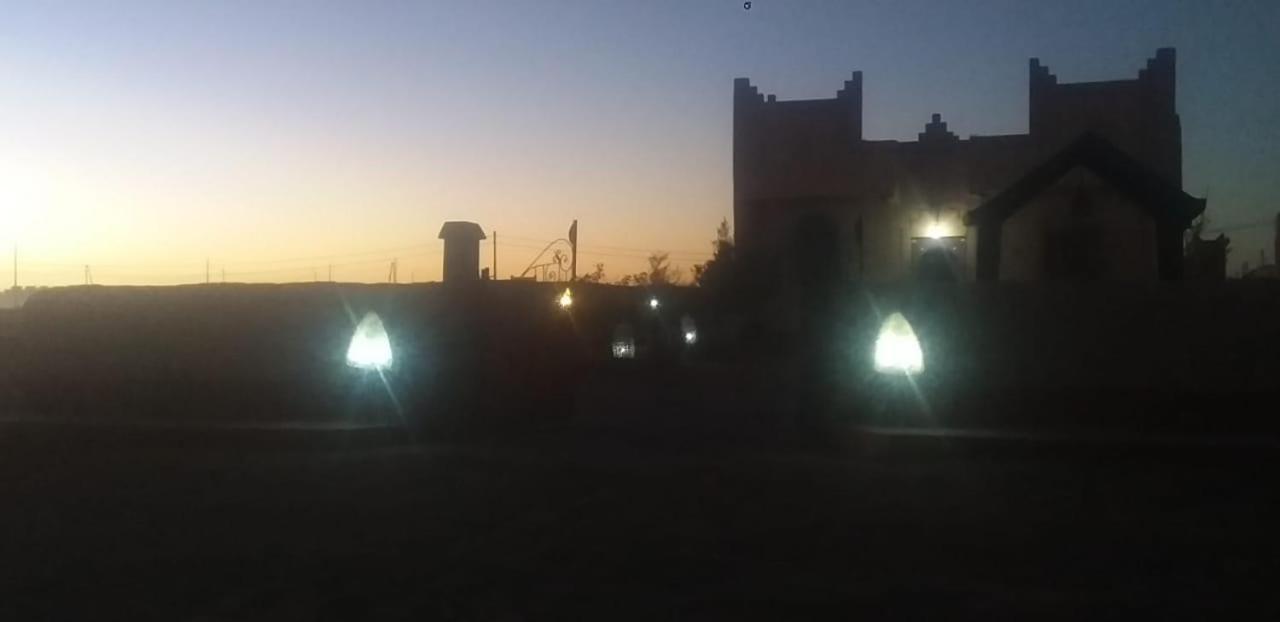 Maison Riad Tamarighte Merzouga Bagian luar foto