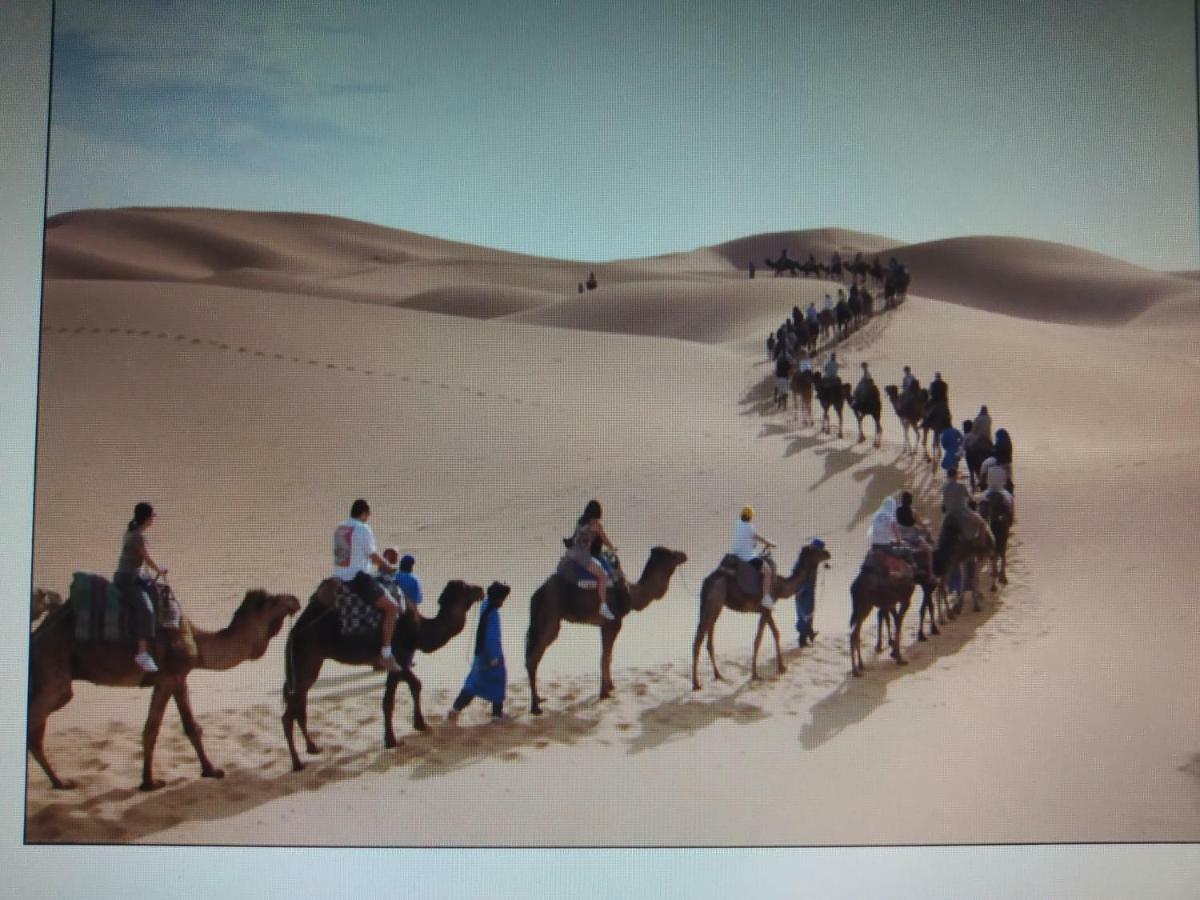 Maison Riad Tamarighte Merzouga Bagian luar foto
