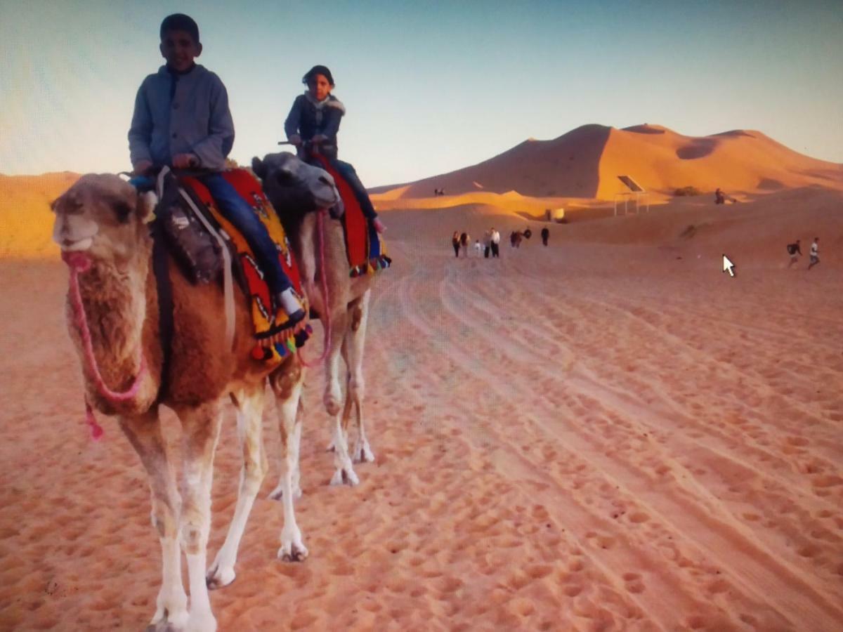Maison Riad Tamarighte Merzouga Bagian luar foto
